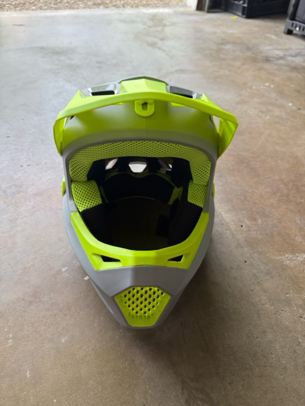 Fox Kids Full-Face Helmet in Neon Yellow and Gray - Picture 5 of 8